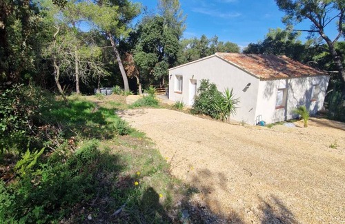 Six-Fours-les-Plages House | Country house close to the sea and amenities. Sleeps 6