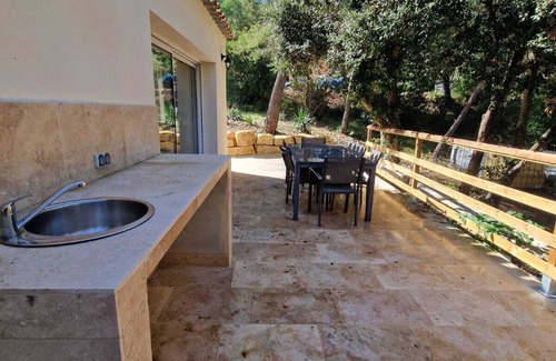 Six-Fours-les-Plages House | Country house close to the sea and amenities. Sleeps 6