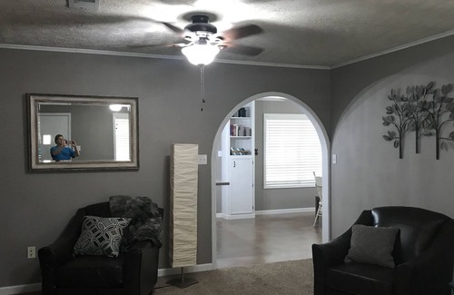 Bryan House | Country home close to Everything! Only 1 mile from EXPO Center.
