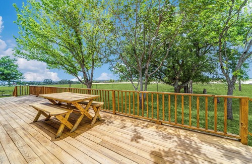 Comfort House | Country Home for that Relaxing Getaway on a Texas Hill Country Ranch