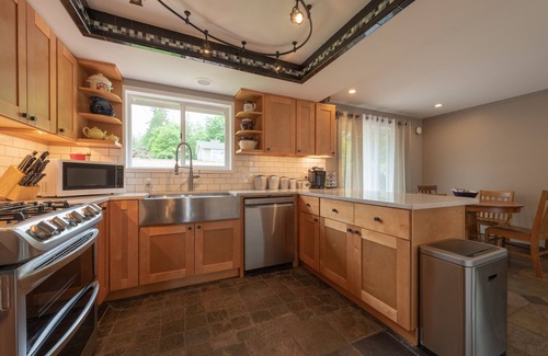 Port Angeles House | Country home just minutes from town