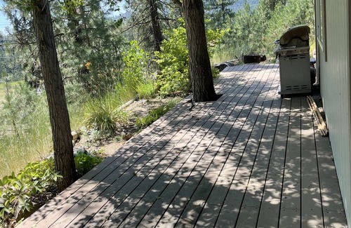 Nine Mile Falls House | Country Home (minutes from state park trails)