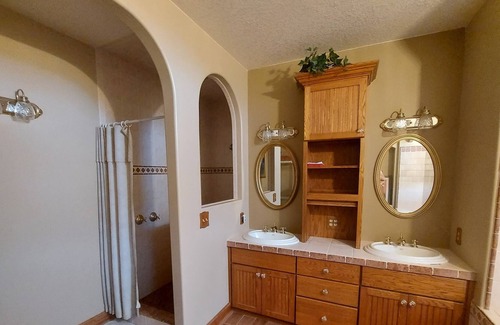 Fellowship House | Country Home NW Ocala on 10 acres one block to WEC