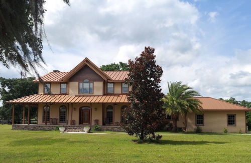 Fellowship House | Country Home NW Ocala on 10 acres one block to WEC