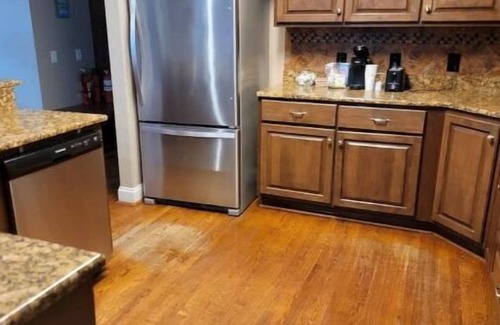 Alexis House | Country Home on 3 acres yet close to city life