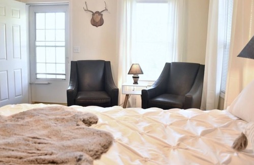 Dayton House | Country home with beautiful views - Dogs OK!