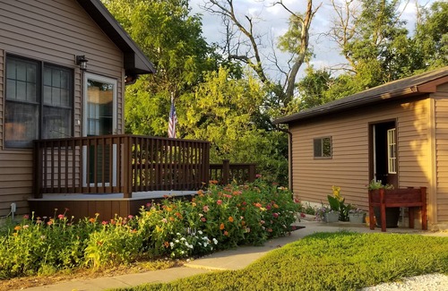 Bluffs House | COUNTRY HOME WITH LLAMAS JUST OUTSIDE THE WINDOWS!