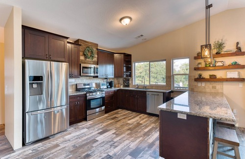 Grants Pass House | Country Home with Modern Conveniences