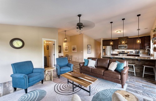 Grants Pass House | Country Home with Modern Conveniences