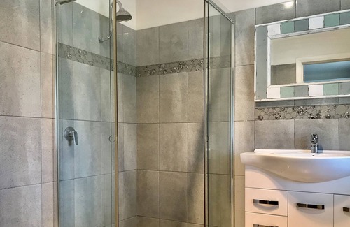 Bandon Grove House | Country Homestead w/pool. Relax and unwind.