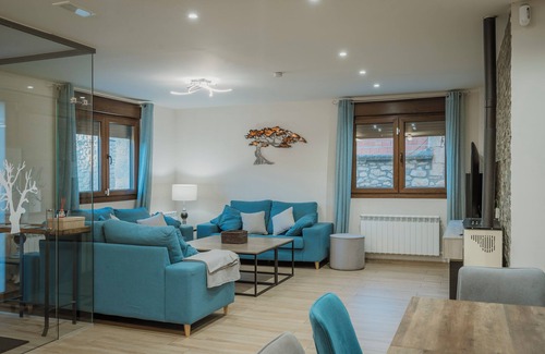 Campillo de Aranda House | Country House 'La Olma' with Private Terrace, Balcony and Wi-Fi
