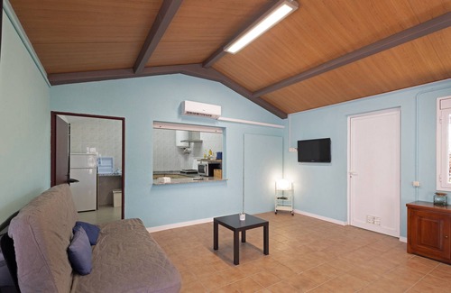 L'Avella Villa | Country House 'La Geneta' with Private Pool, Wi-Fi and Air Conditioning