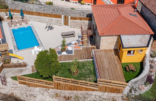 Arcos de Valdevez Villa | Country house, with outdoor pool and fireplace, close to Ecovia and Sistelo