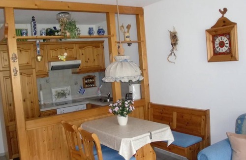 Missen Apartment | Country house apartment in a quiet location with balcony SH 4/6 - Ferienapartments Schneeheide