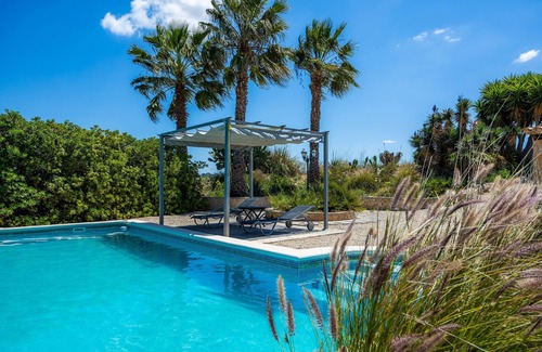 Montuiri Villa | Country House 'Buena Vista' with Mountain View, Wi-Fi and Air Conditioning