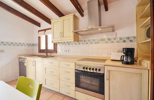 Buger Villa | Country House 'Cadernera' with Private Pool, Wi-Fi and Air Conditioning