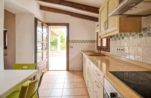 Buger Villa | Country House 'Cadernera' with Private Pool, Wi-Fi and Air Conditioning