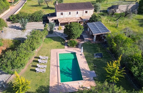 Buger Villa | Country House 'Cadernera' with Private Pool, Wi-Fi and Air Conditioning