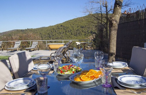 Rubio House | Country House 'Caelus Masia Boutique' with Mountain View, Wi-Fi and Air Conditioning