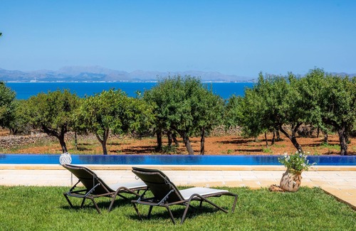 Arta Villa | Country house "Can Jaumi" with Sea View, Pool & Wi-Fi
