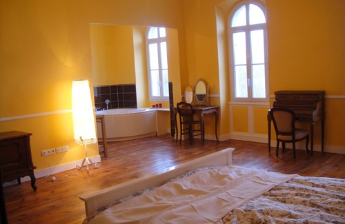 Flaujagues Villa | Country House 'Clos Castaing' with Private Pool, Private Terrace and Wi-Fi