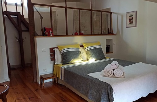 Blomac Villa | Country House 'Demeure Vigneronne De Charme' with Private Terrace, Private Garden and Wi-Fi