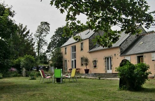 Guilers House | Country house. Green setting. Between the north and south of the department.
