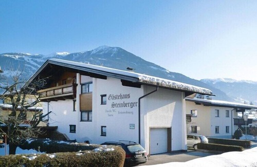 Fuegen Apartment | Country House in Zillertal near Spieljochbahn