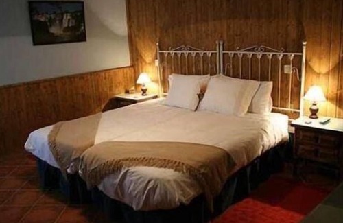 Candeleda House | Country house-inn (full rental) La Guarida del Oso for 15 people