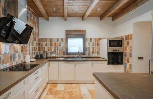 Nieva House | Country House 'La Antigua Taberna' with Private Pool, Wi-Fi, and Air Conditioning