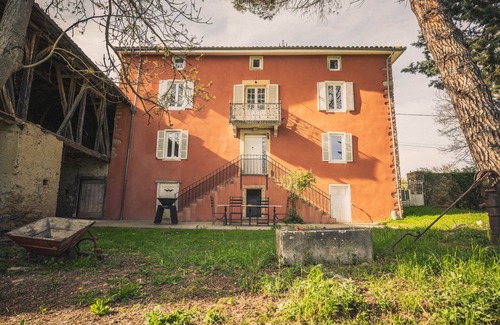 Rouede House | Country House 'Maison De Rouède' with Mountain View, Wi-Fi and Air Conditioning