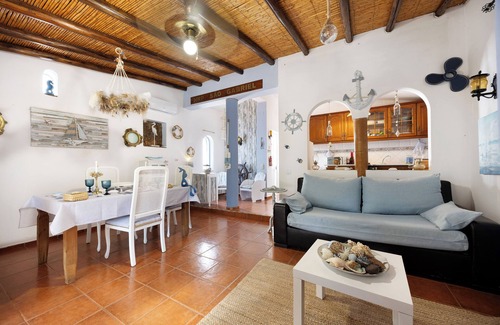 Fonte do Bispo Villa | Country House 'Marine House' with Mountain View, Wi-Fi and Air Conditioning