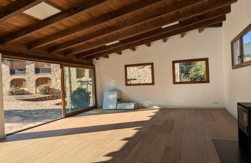 Santa Pau House | Country House 'Mas El Carrer - La Cabana' with Mountain View, Shared Pool and Wi-Fi
