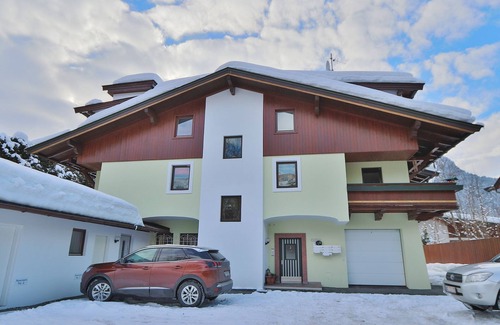 Kitzbuehel House | Country house on the outskirts