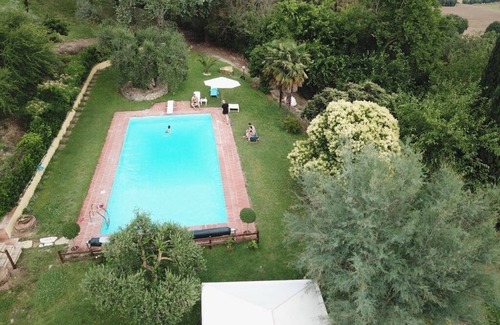 Montoro House | country house overlooking the Tiber Valley