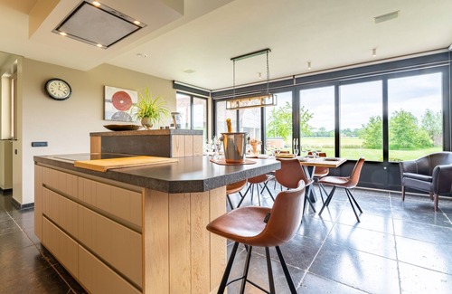 Maldegem House | Country house surrounded by nature with hot tub