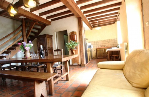 Cerisy-la-Salle Cottage | Country house with fireplace, pets allowed