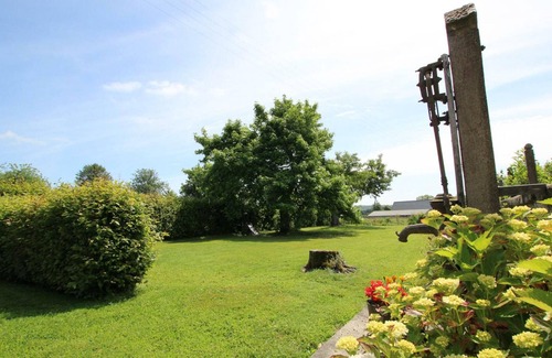 Cerisy-la-Salle Cottage | Country house with fireplace, pets allowed