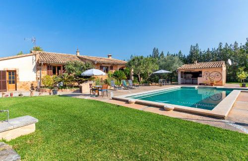 Ullaro House | Country house with amazing pool in a beautiful rural setting