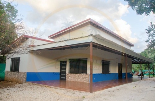 Santa Cruz House | Country house with heated pool and huge backyard.