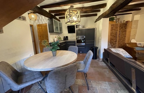 Continvoir Cottage | Country house with fenced private garden - La Saulaie