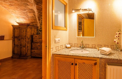 Garriguella Cottage | Country house with large garden and swimming pool 10 minutes from the beach
