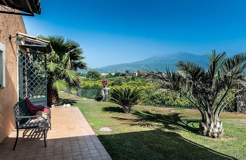 Acireale House | Country-house with pool and Etna and sea views
