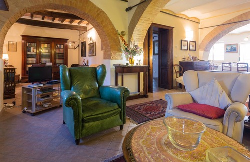 Badiola House | Country house with swimming pool and garden in the green of umbrian countryside