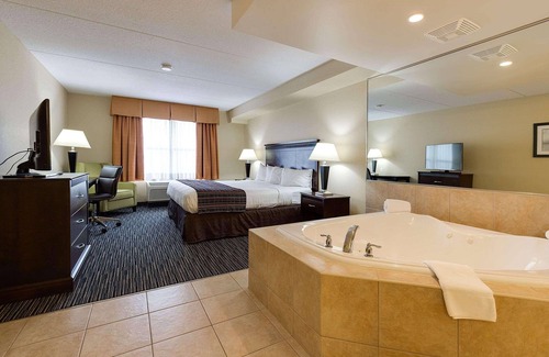 Niagara Falls Hotel | Country Inn & Suites by Radisson, Niagara Falls, ON