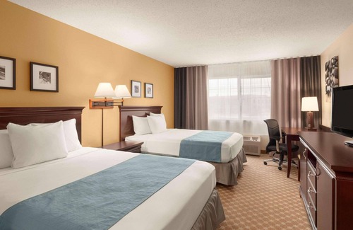 Downtown Hotel | Country Inn & Suites by Radisson, Sioux Falls, SD