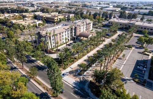 Ontario Hotel | Country Inn & Suites by Radisson, Ontario at Ontario Mills, CA