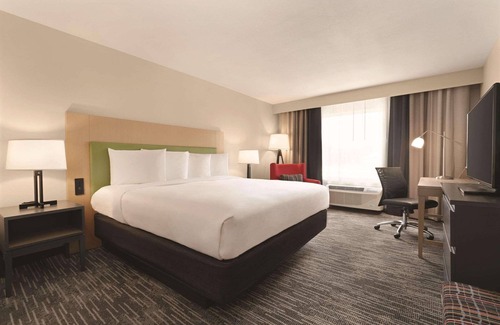 Savannah Hotel | Country Inn & Suites by Radisson, Savannah Midtown, GA