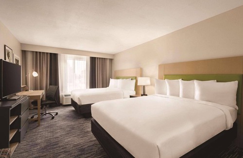 Savannah Hotel | Country Inn & Suites by Radisson, Savannah Midtown, GA