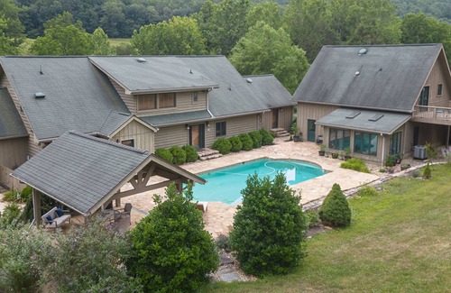 Lexington House | Country living in a private setting, The Loft at Springhouse Farm